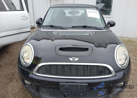 2010 Mini Cooper S из США, поврежденный, VIN WMWMF7C52ATZ69084